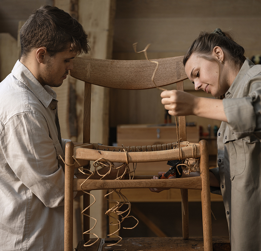 Cal Hansen & Son, Auszubildende